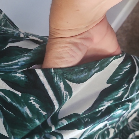 Who What Wear Palm Leaf Tie Back Jumpsuit - Picture 14 of 15